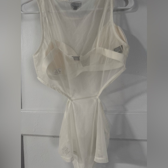 Cute Leotard with Matching Bra - Picture 4 of 4